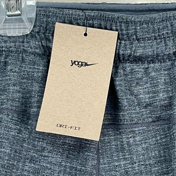 NWT Small Sm Nike YOGA Shorts Dri-FIT 5" Inseam Unlined Gym Grey FB7786-065 Mens - Picture 6 of 7